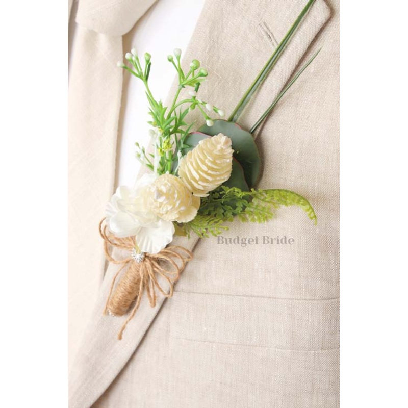 Agustus Boutonniere  – #199- $28.50