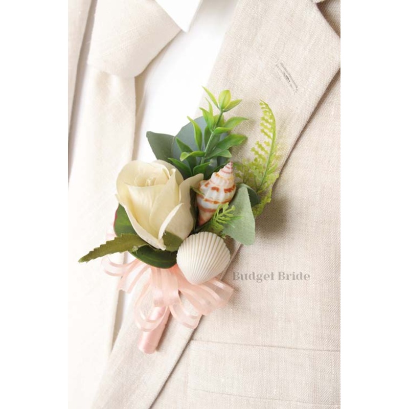 Bartholomew Boutonniere  – #197 – $21.50