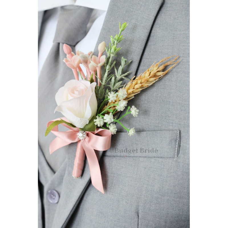 Syed Boutonniere  – #224 – $20.50