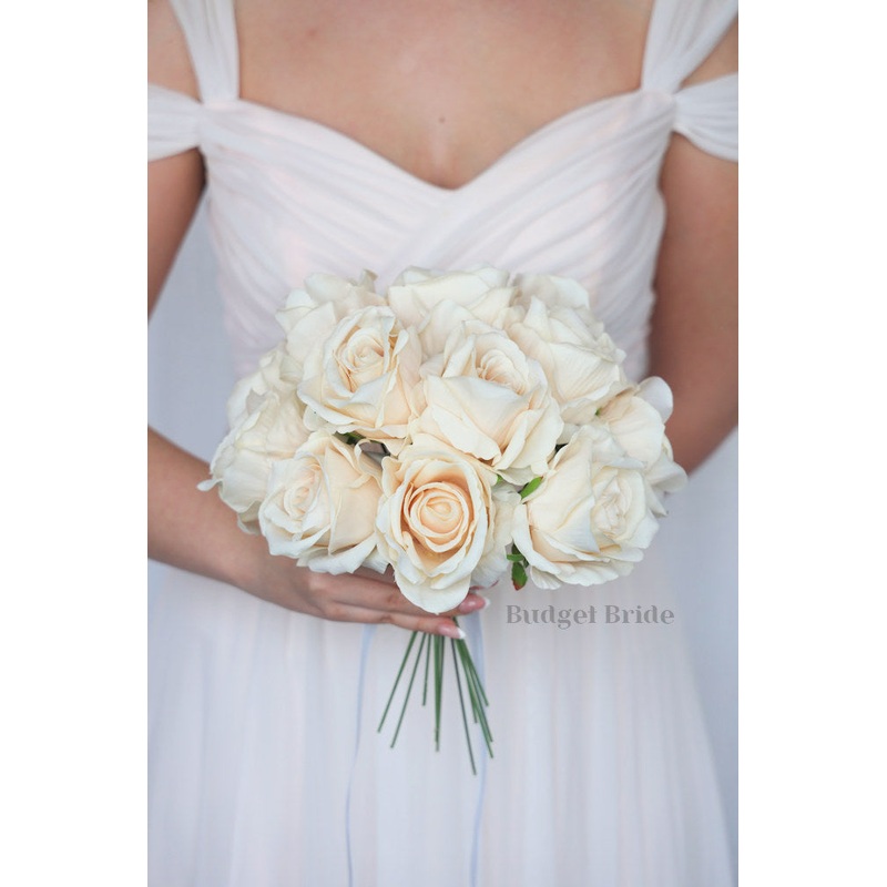 15 Champagne Rose Stems – $90.00