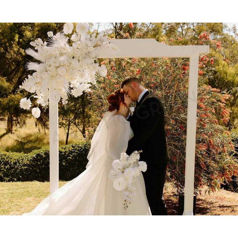 For Hire – White Arbor Flowers (Code: HI0061)