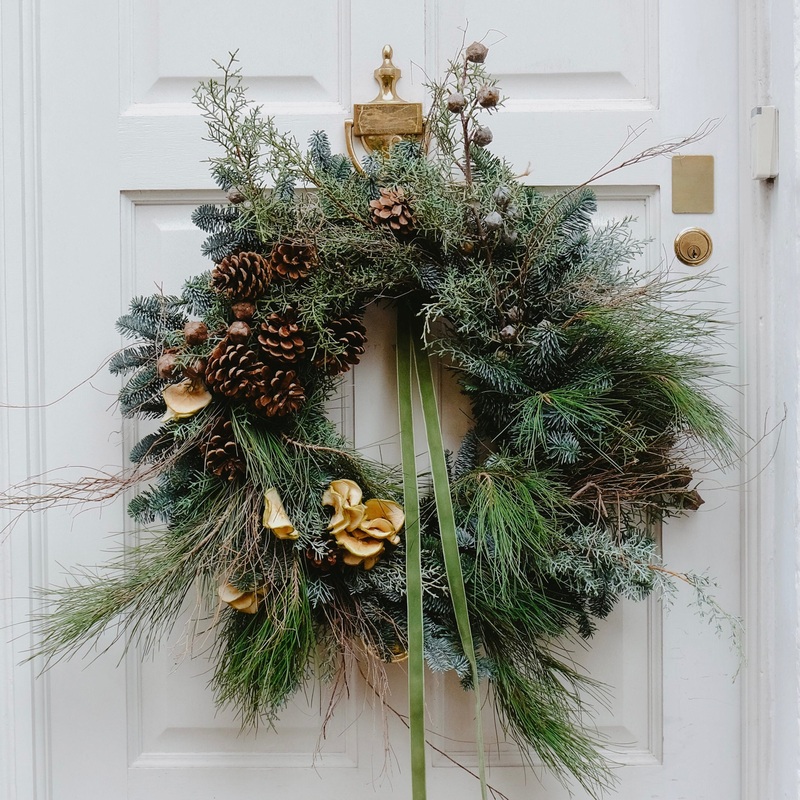 Pomme de Pin Christmas Wreath-Small 40cm & Medium 50cm & Large 65cm & Luxury