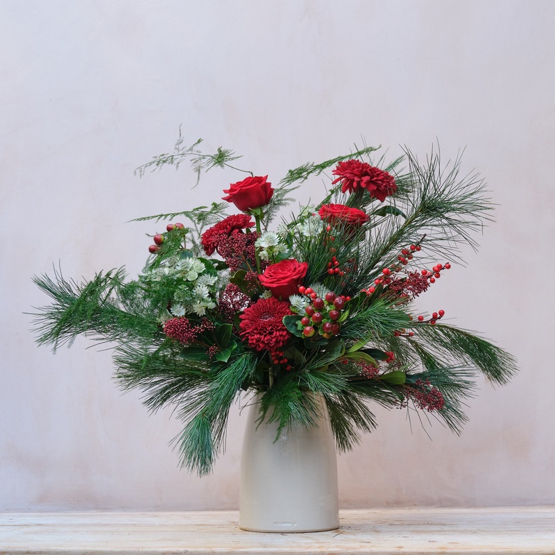 Noel Bouquet-Small & Medium & Large & Large with vase & Superb & Showstopper & Gift Set Small: Small sized bouquet with two candles & Gift Set Medium: Medium sized bouquet with two candles & Gift Set Large: Large sized bouquet with candle with two candles