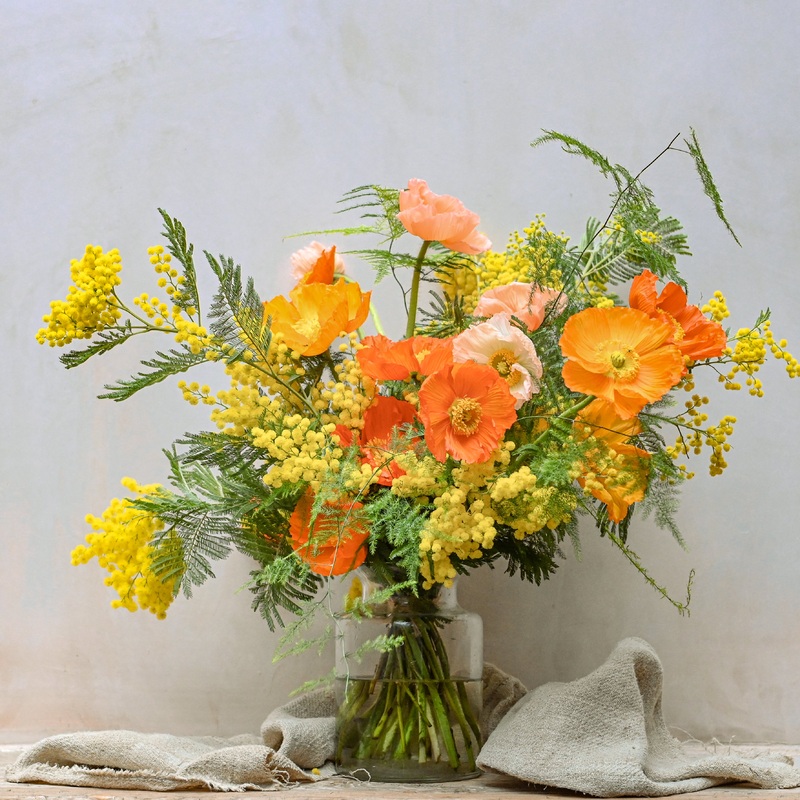 Starburst Bouquet-Small & Medium & Large & Superb & Showstopper & Large with glass vase & Medium gift set: Medium Starburst + Jar of Bath Salts + Candle & Large gift set: Large Starburst + Jar of bath salts + Candle