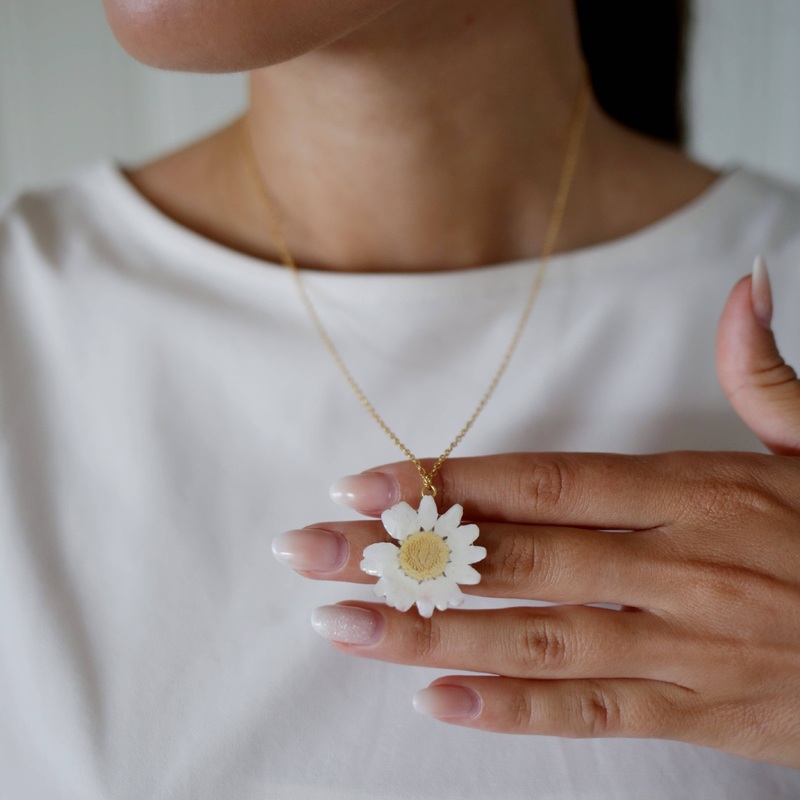 Daisy Necklace