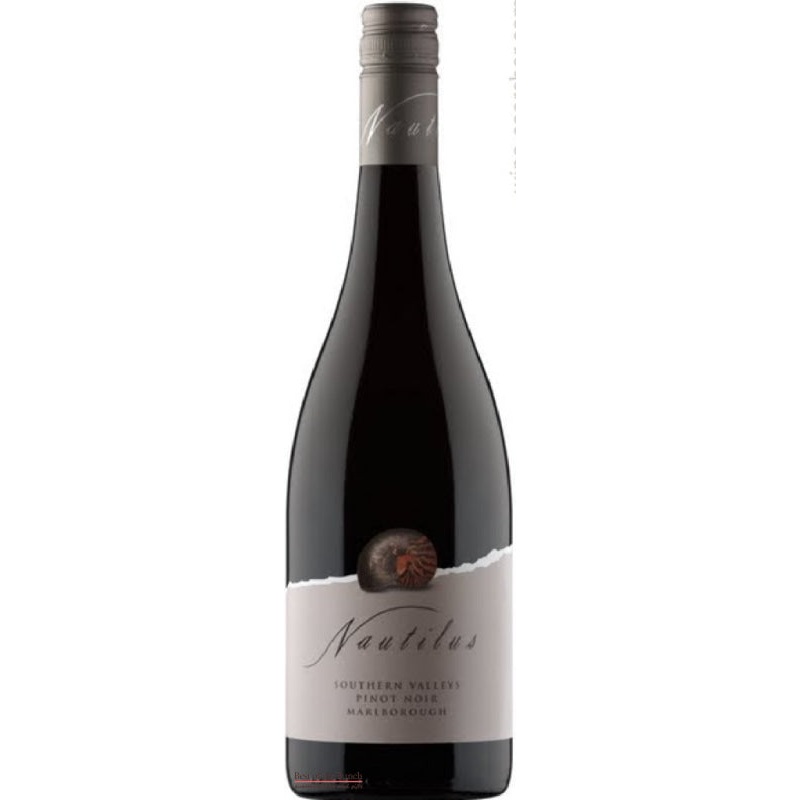 Nautilus Southern Valleys Marlborough Pinot Noir – Wine Delivered In A Wine Gift Bag