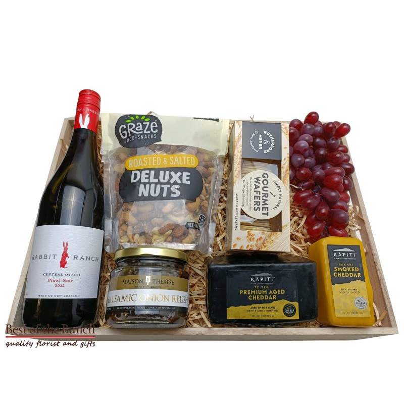 Gift Box New Zealand Cheese Board Firm Aged Cheddar & Firm Smoked Cheddar Cheeses & Wine Sharing Platter