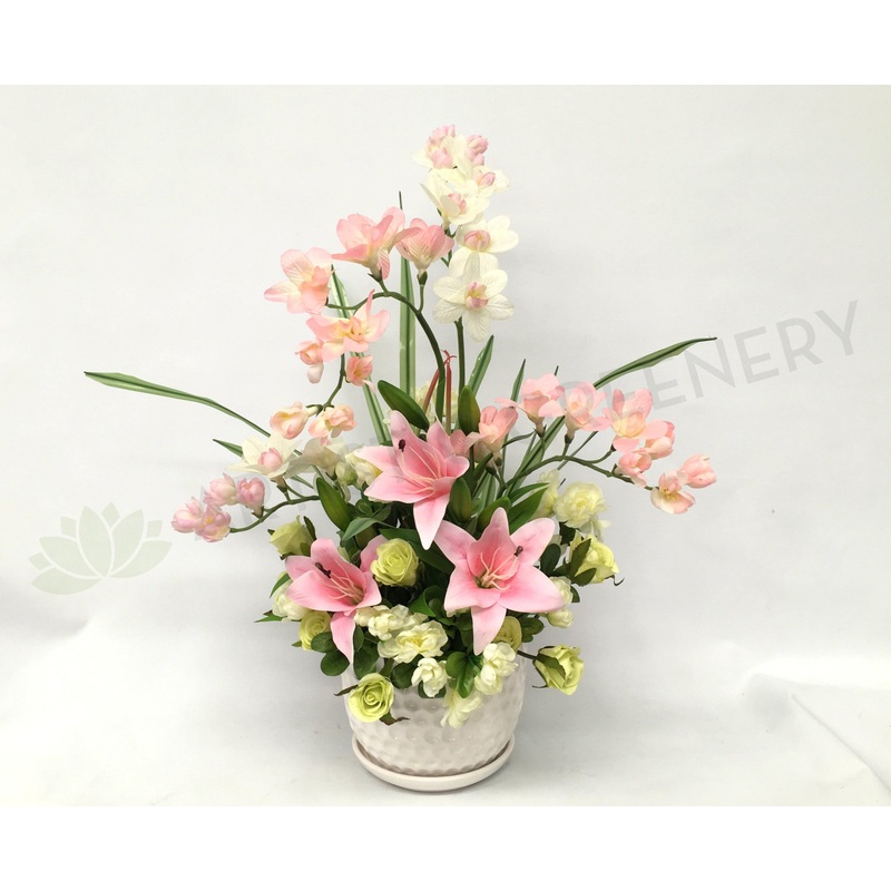 FA1027 – Pink and Light Green Floral Arrangement