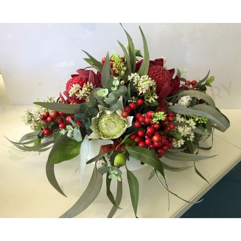 FA1070 Native & Christmas Crossover Arrangement (30cm Height)
