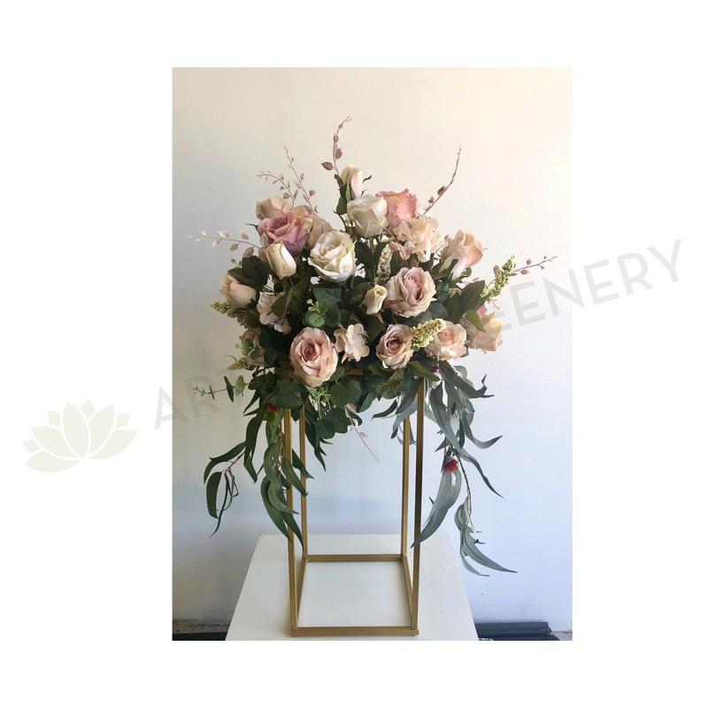 For Hire – Dusty Pink Centrepiece on Gold Stand 95cm (Code: HI0009)