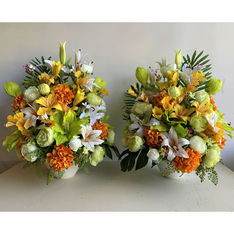 FA1110 – Lilies & Hydrangea Flower Arrangement 80cm tall (Saint Hilda’s Anglican Church)