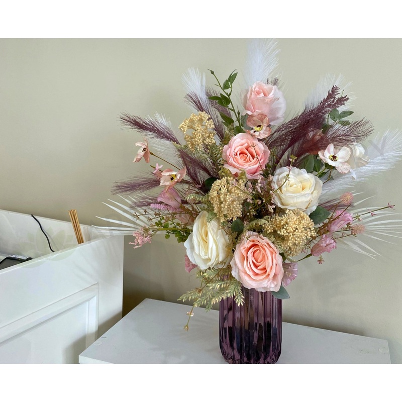 FA1125 – Pink & White Roses Flower Arrangement 60cm tall