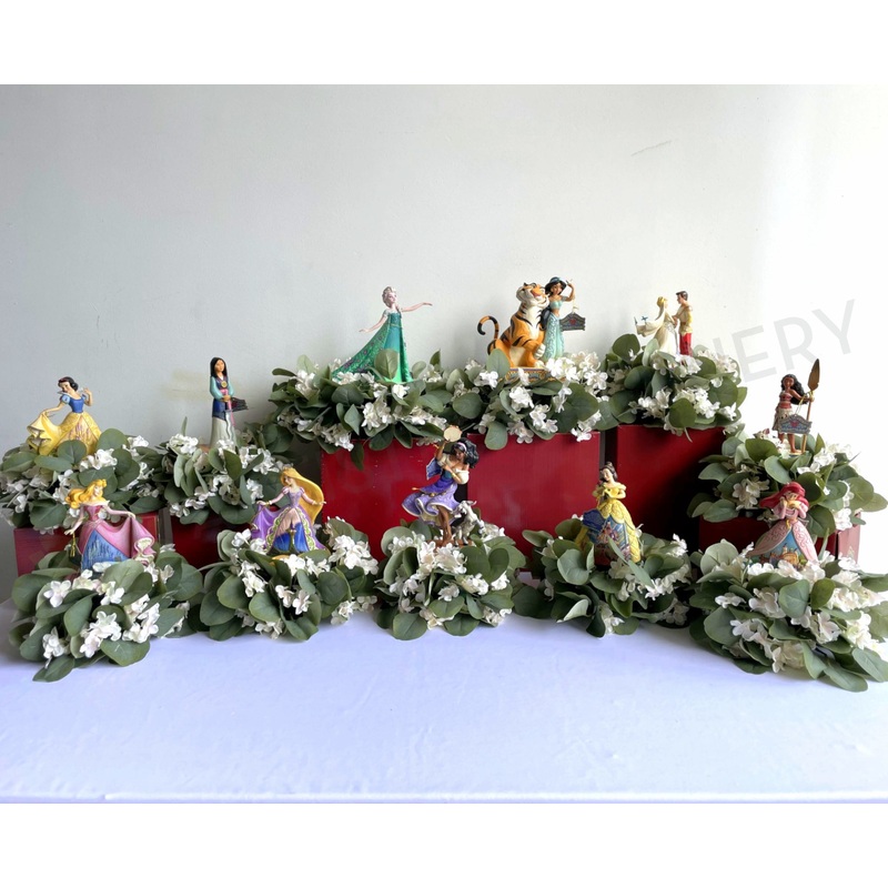 Wedding Guest Table Centrepieces – Flowers for Ornaments – Courtney C