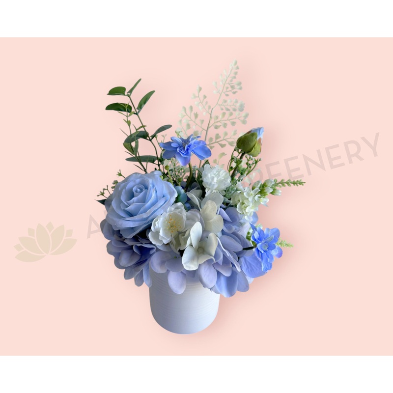 FA1140 – Blue & White Small Flower Arrangement 35cm tall