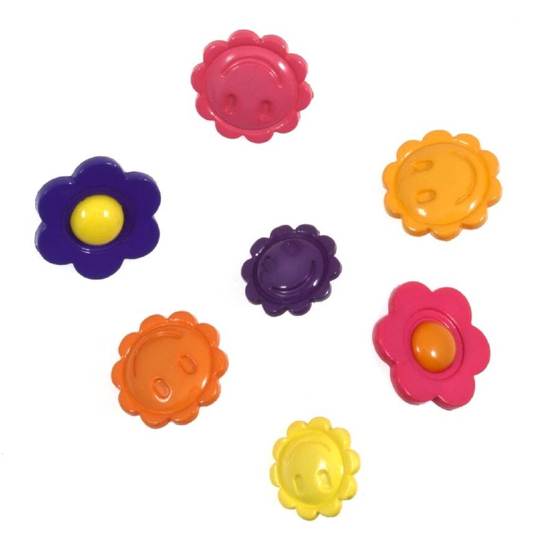 Novelty Craft Buttons – Smiley Coloured Flowers – Pack of 7