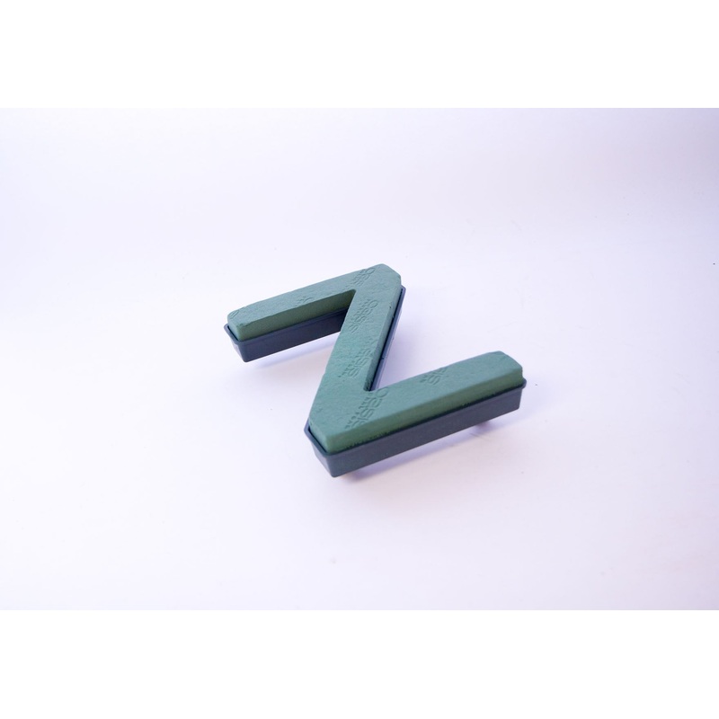 Oasis Floral Foam Letter with Clips Z
