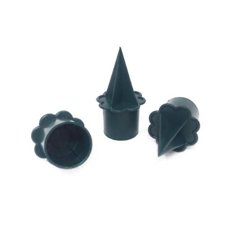 Bag of 25 Green Plastic Candle Holders – 22mm diameter PL3314