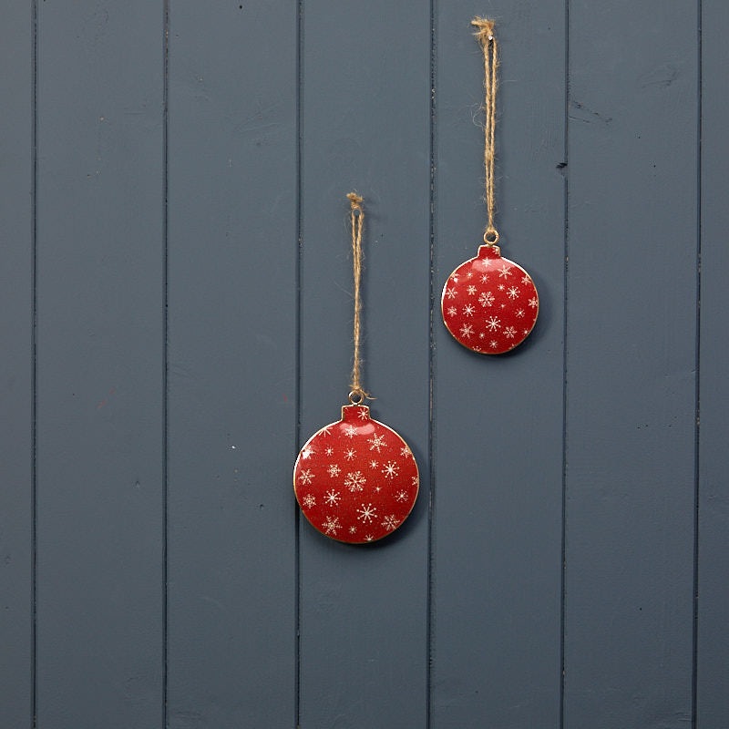Single Hanging Red Patterned Bauble (9cm) – Just One