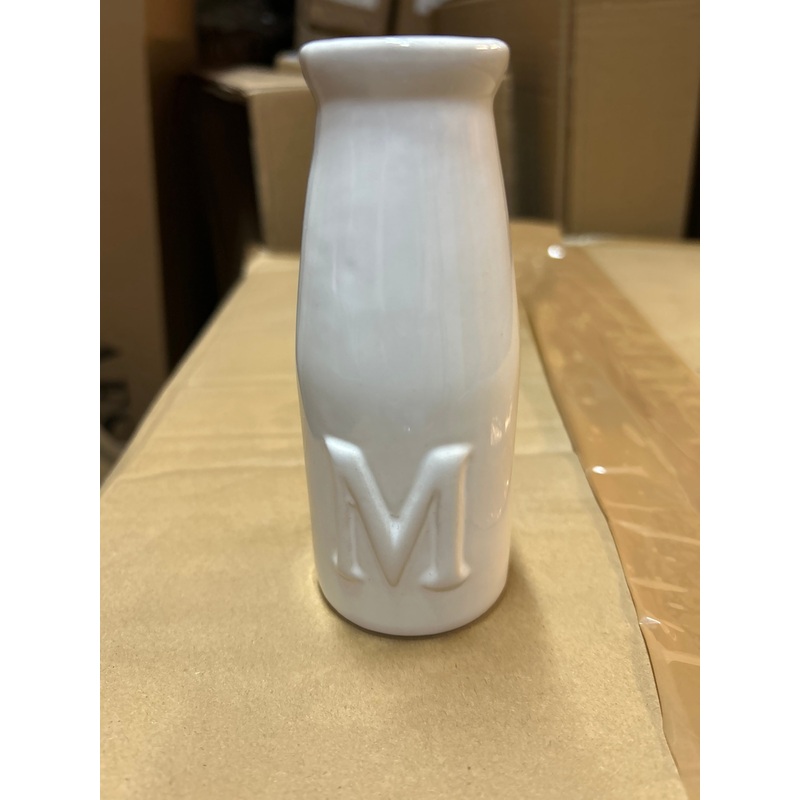 Cream Ceramic Heart Vase x 14.5cm