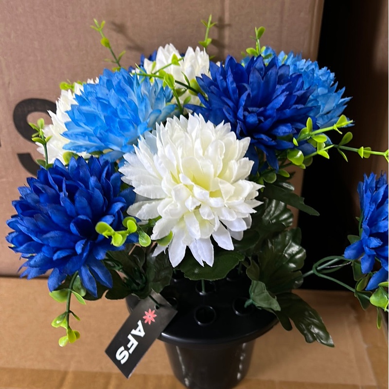 Chrysanthemum Grave Pot – Blue & Cream