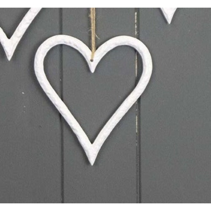 Hanging White Heart – 11 x 13cm