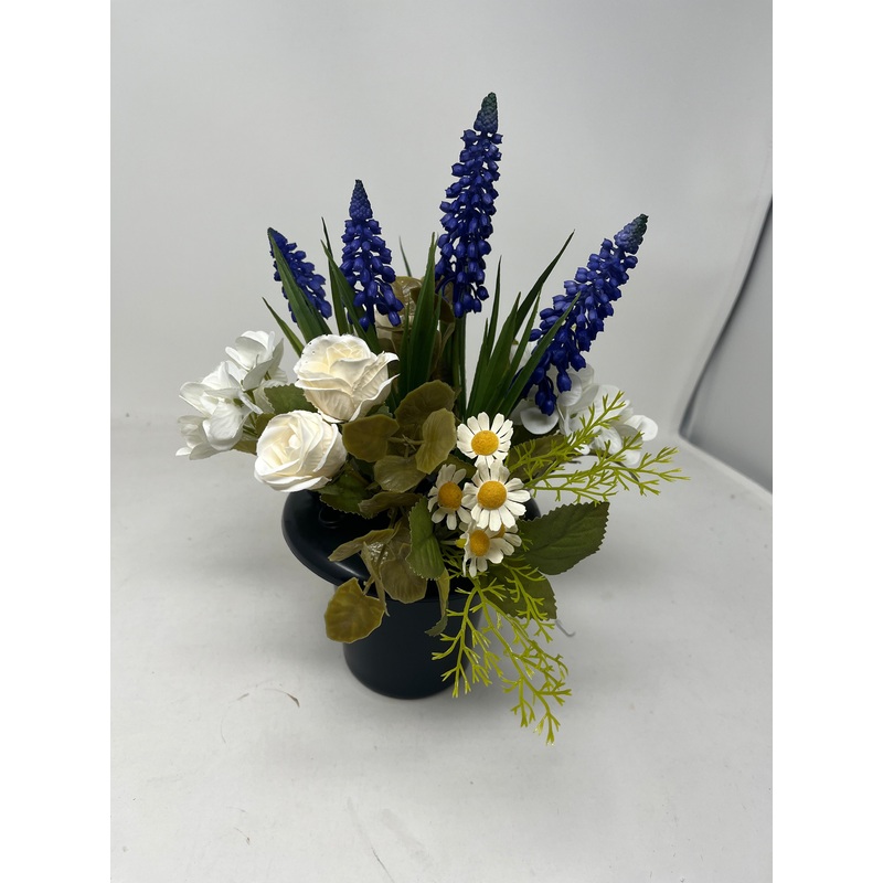 HANDMADE replacement pot with muscari, daisy and rose