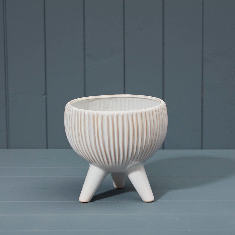 White Ceramic Pot with Legs – D19 x H18cm