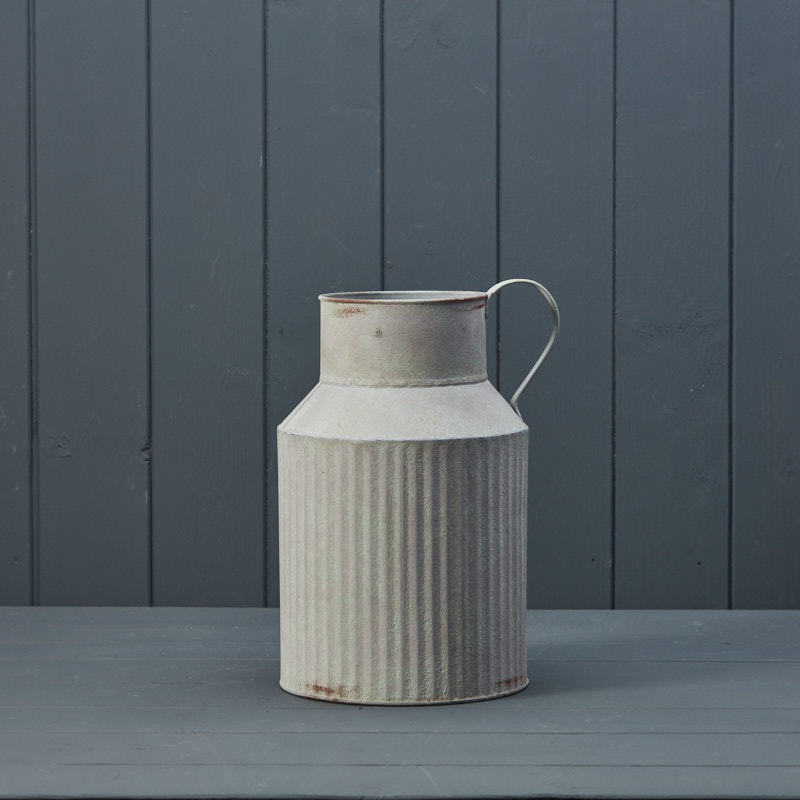 Zinc Vintage White Ribbed Jug – H26 x Base 16 x Diameter 10cm