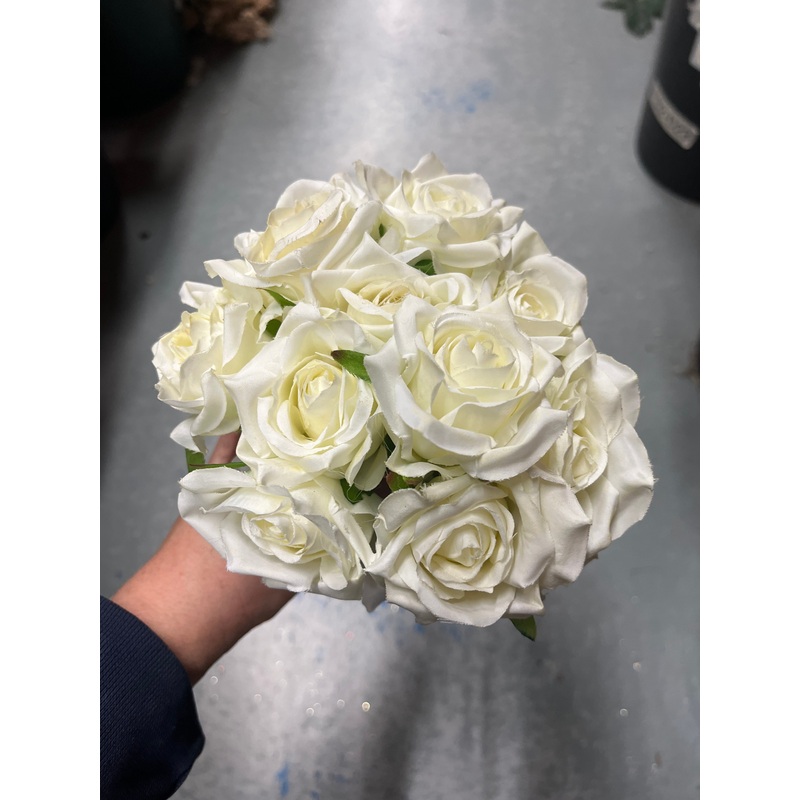 10 Head 6cm diameter Rose Bunch x 30cm – ivory