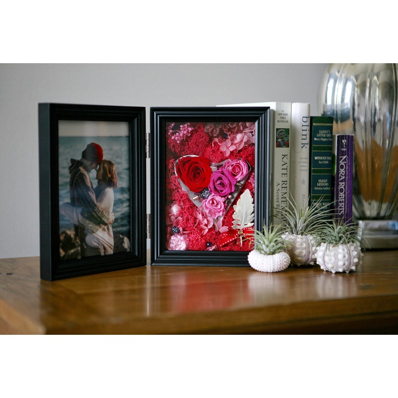 Framed Flowers-White & Black