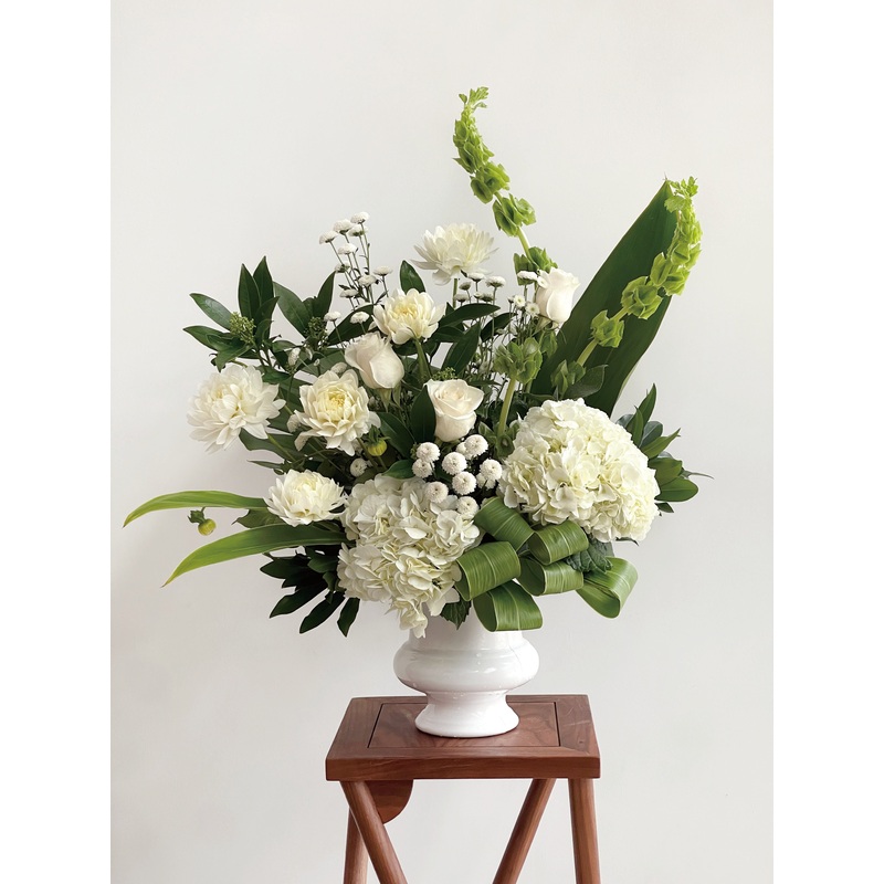 UA-5 Petite Modern Urn Arrangement