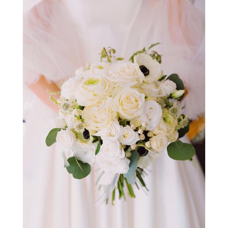 Traditional-style Bridal & Bridesmaid Bouquet