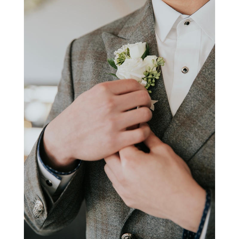 Traditional-style Groom & Groomsmen Boutonniere