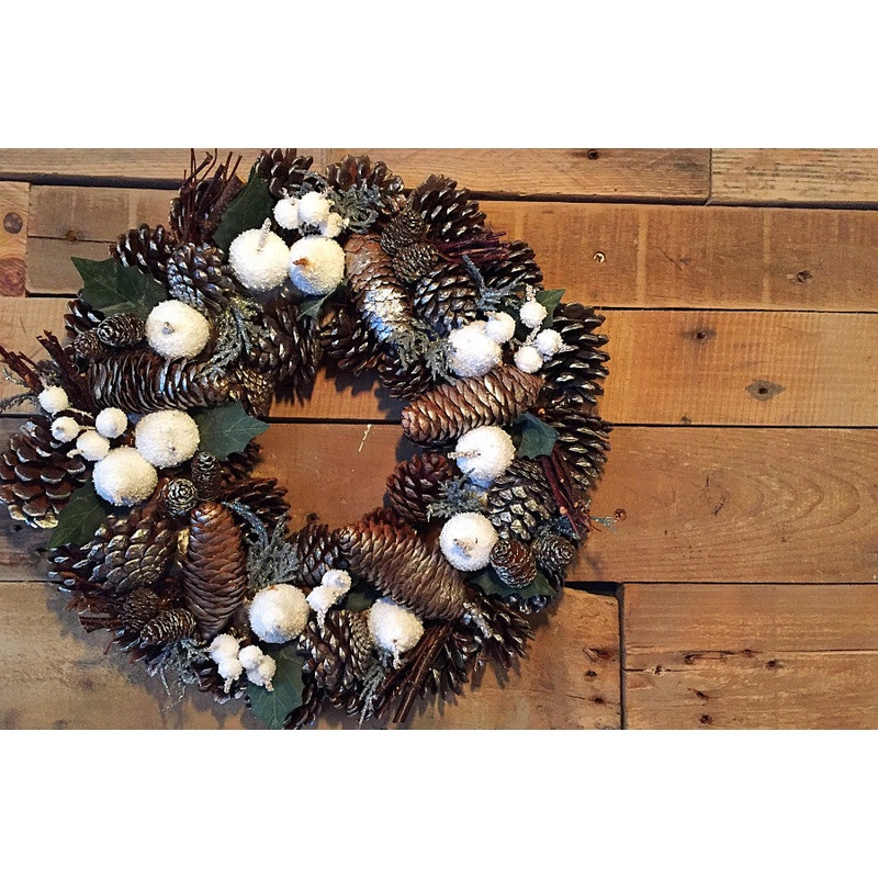 White Snow Wreath-Medium – 11.8inch & Large – 13.8inch