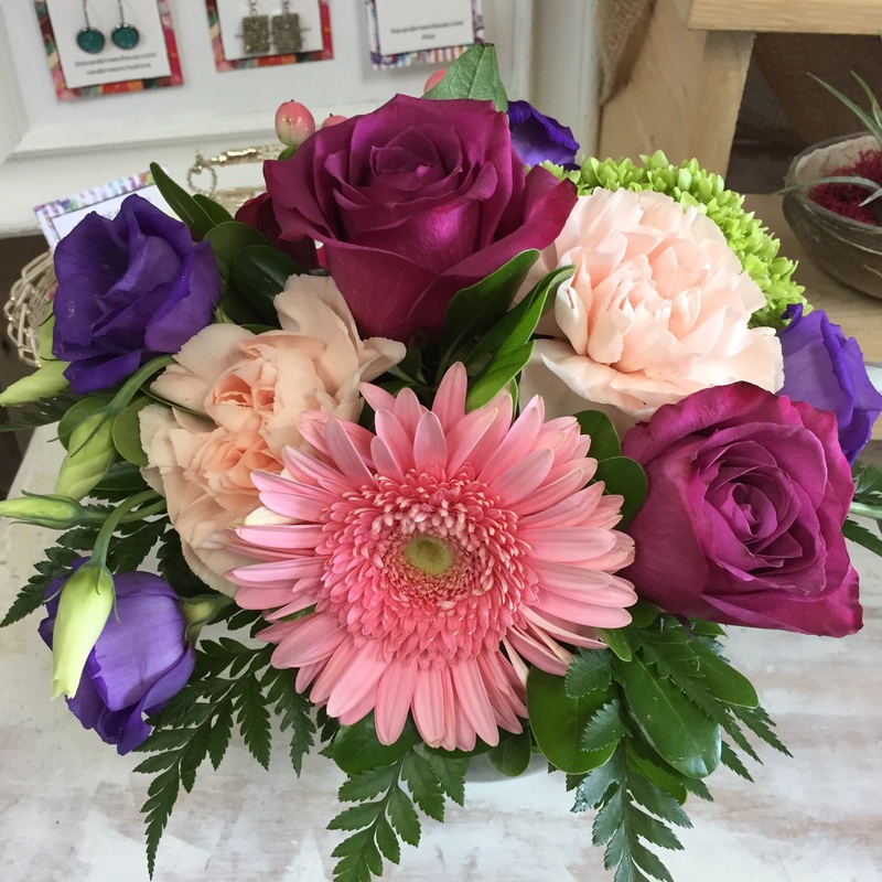 Valentine’s Day Pretty & Sweet Centerpiece