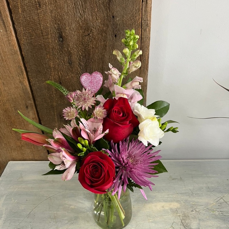 Valentine’s Day Pretty & Sweet Vase Arrangement