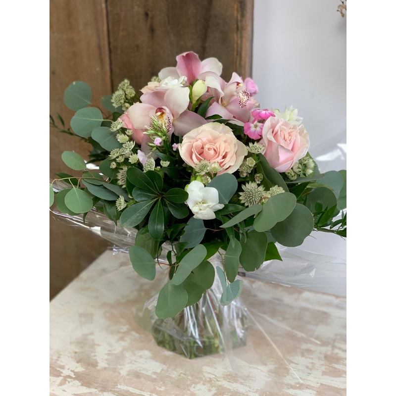 Small Hand-tied Bouquet (no vase)