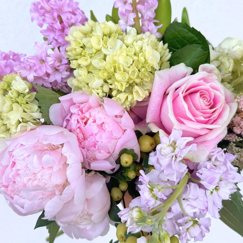 Designer’s Choice Arrangement – Green, Lavender, & Blush Hues