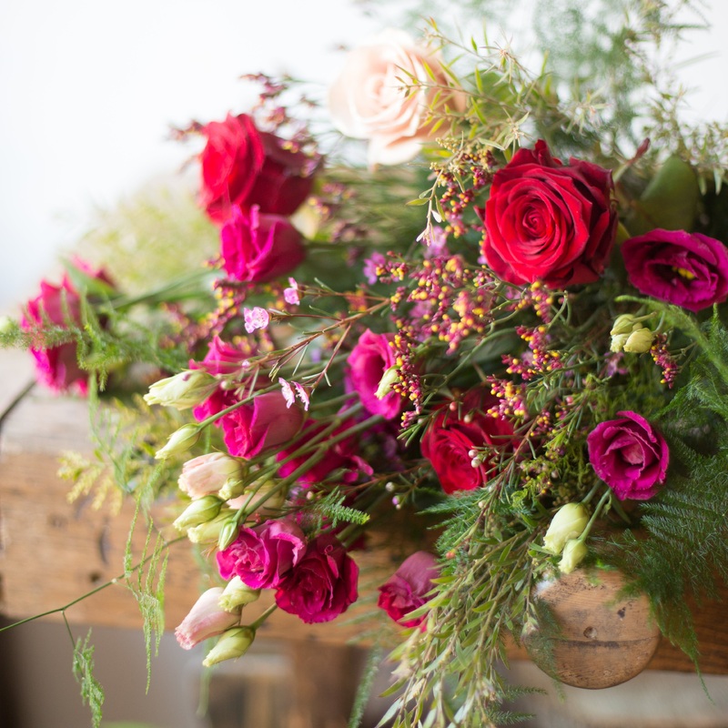 Radiant bouquet-Medium Bouquet & Large Bouquet & Lux Bouquet & Large Bouquet with Vase & Lux Bouquet with Vase-No aqua required & Aqua required (1.50) Not necessary if buying vase