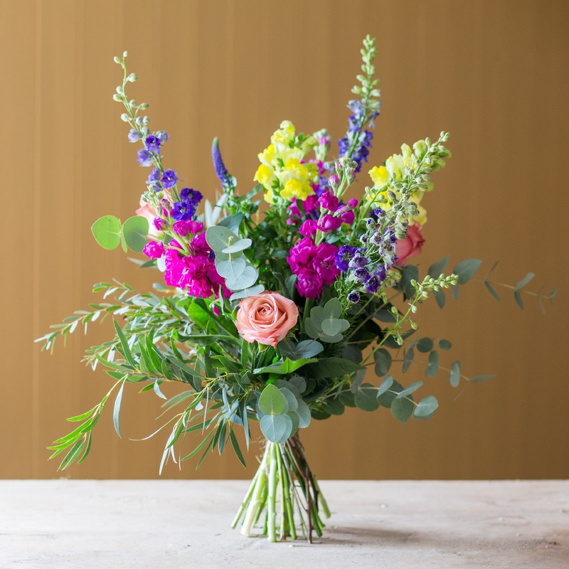 Bold and beautiful-Small & Medium & Large & Lux & Small with Vase & Large with Vase-No aqua required (choose no aqua if purchasing a vase) & Aqua required (1.50)