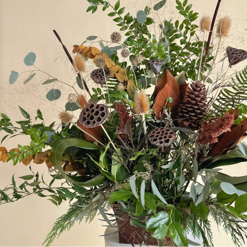 Signature Package-Single Ended Spray & Double Ended Spray & Urn Surround