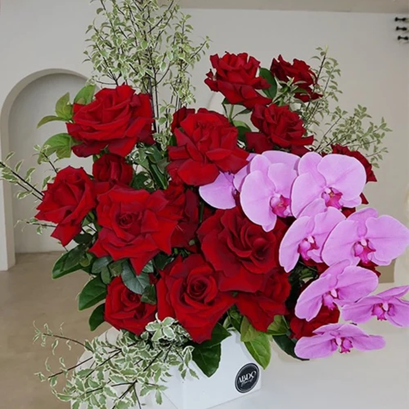 Cherish-Cherish Lux (20 Roses + Phalaenopsis Orchid Stem) & Cherish Super Lux (25 Roses + Phalaenopsis Orchid Stem)