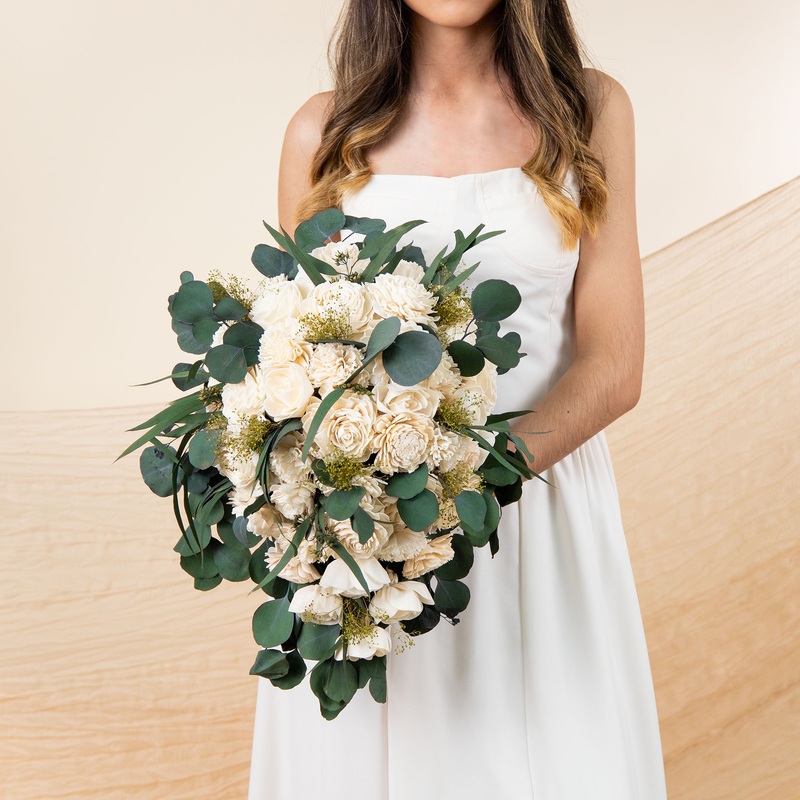 Perfect Simplicity Cascade Bouquet*