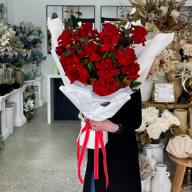 Rosa Dozen-12 Flexed Columbian Roses & 24 Flexed Columbian Roses In Vase-Red & White & Pink