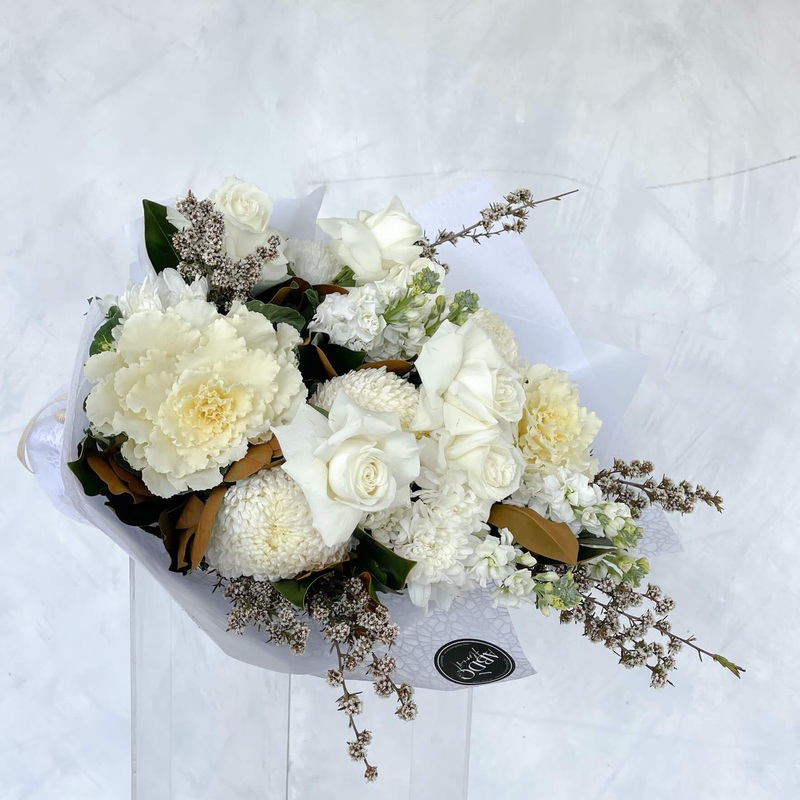 White Heaven (Classic Bouquet)