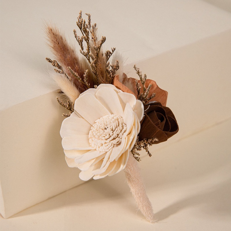 Luxe Amber Simple Boutonniere*