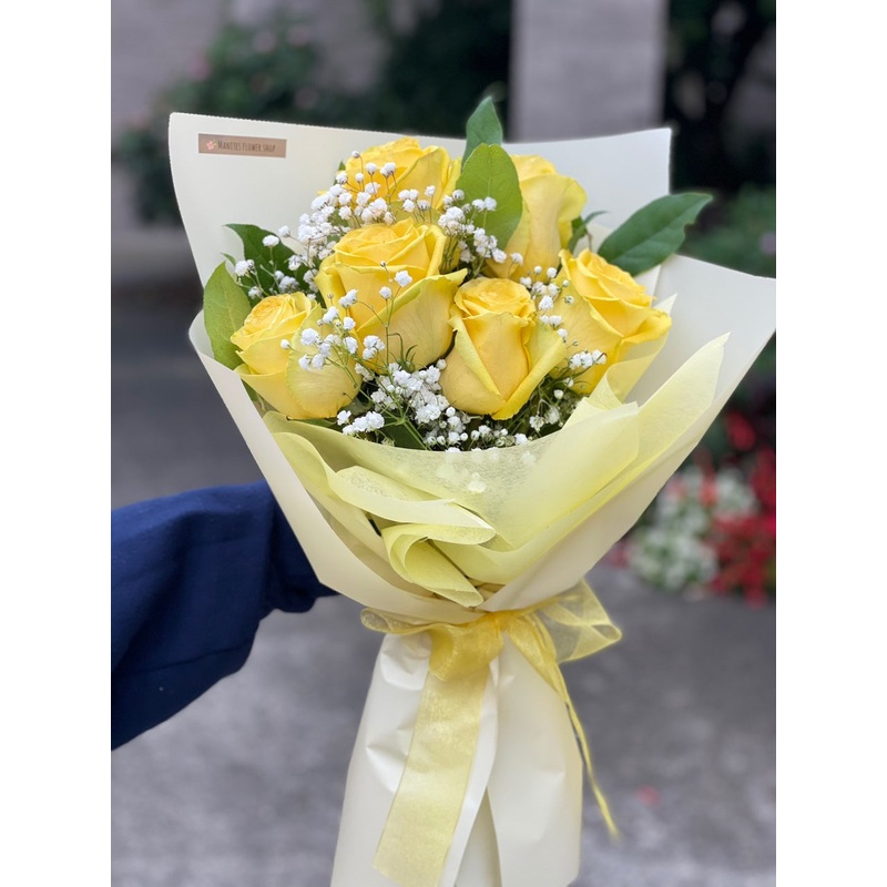 A Mix of Yellow-6 Stems & 12 Stems