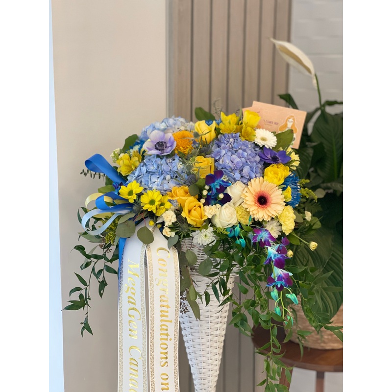 Elegant Basket Stand-Blue & Yellow & Purple