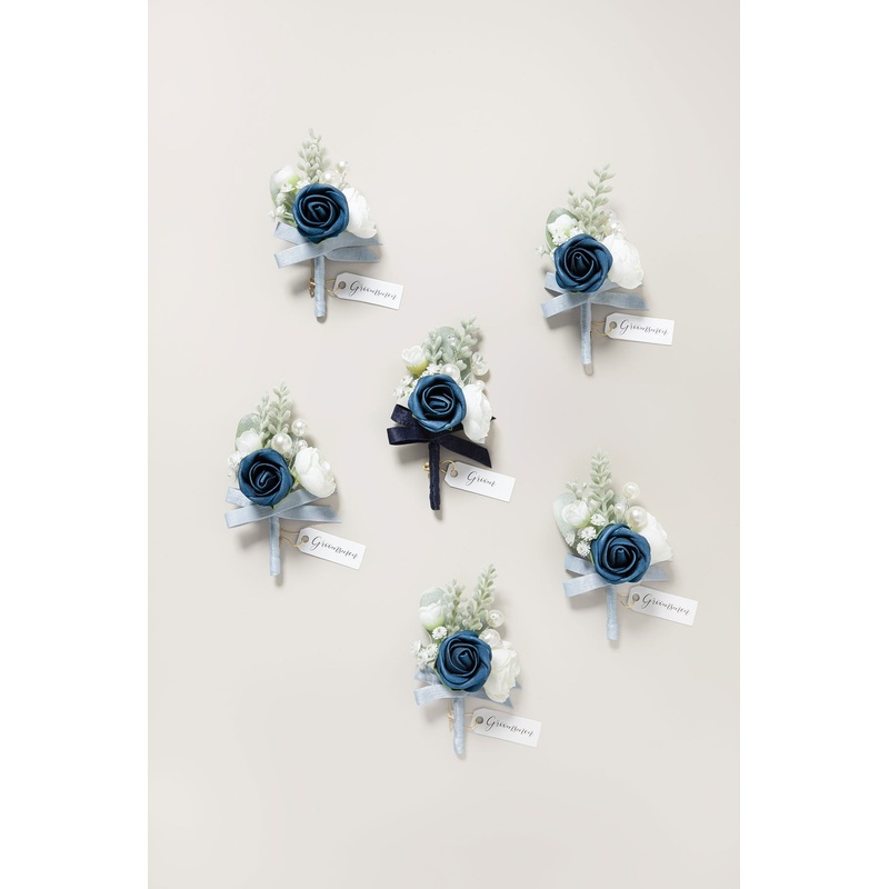 Boutonnieres in Noble Navy Blue