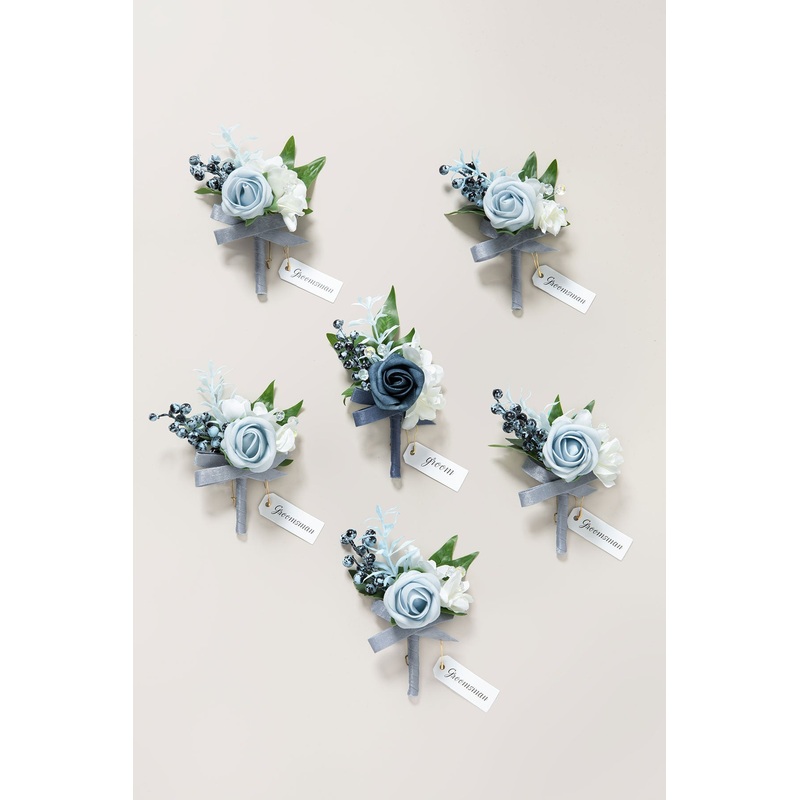 Boutonnieres in Romantic Dusty Blue